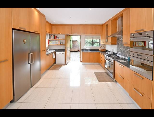 4 BEDROOM HOUSE FOR SALE IN KENSINGTON